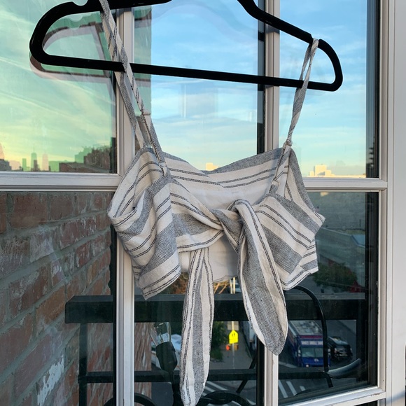 Forever 21 Tie back crop top - Picture 4 of 6